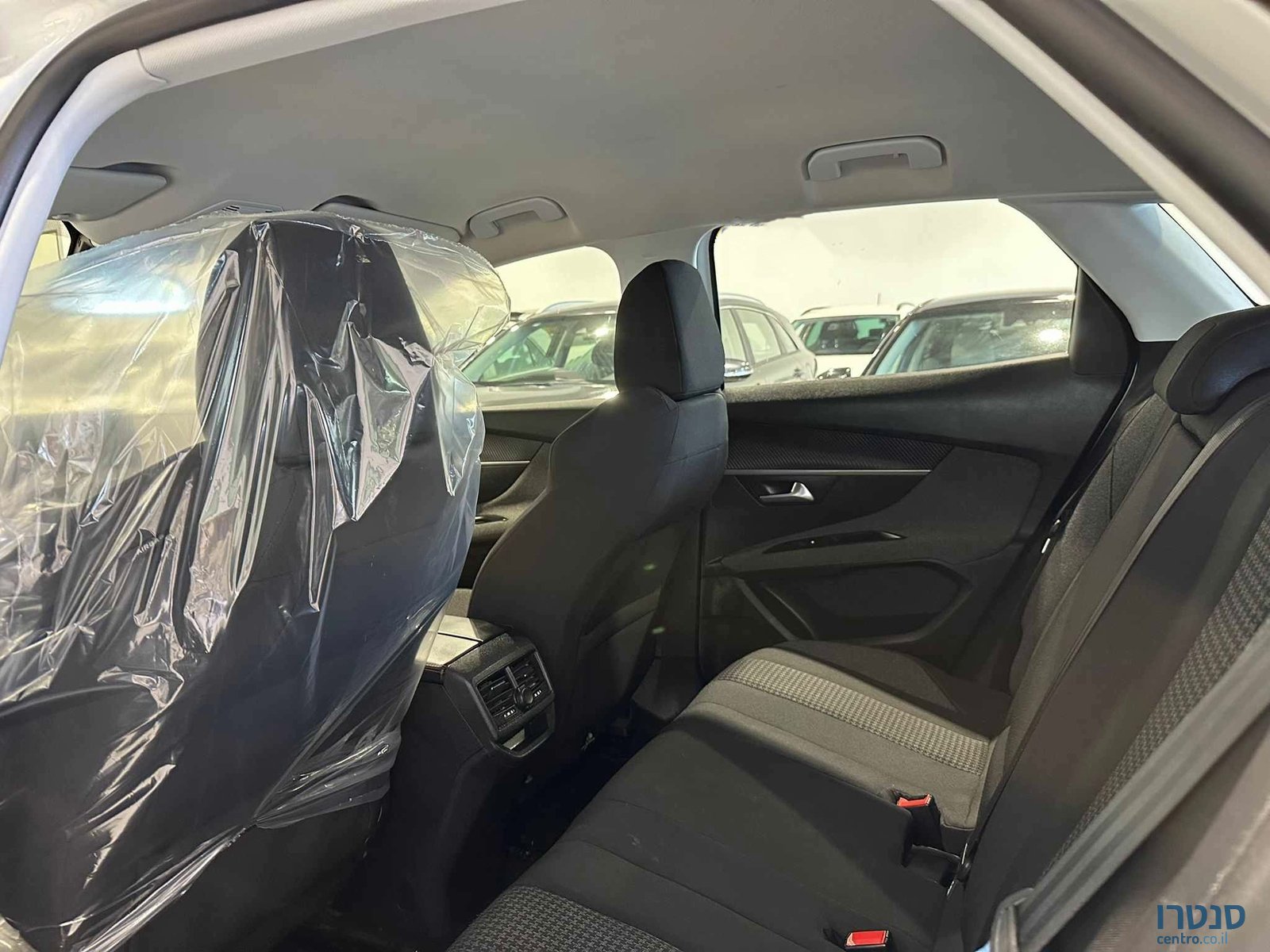 2018' Peugeot 3008 photo #6