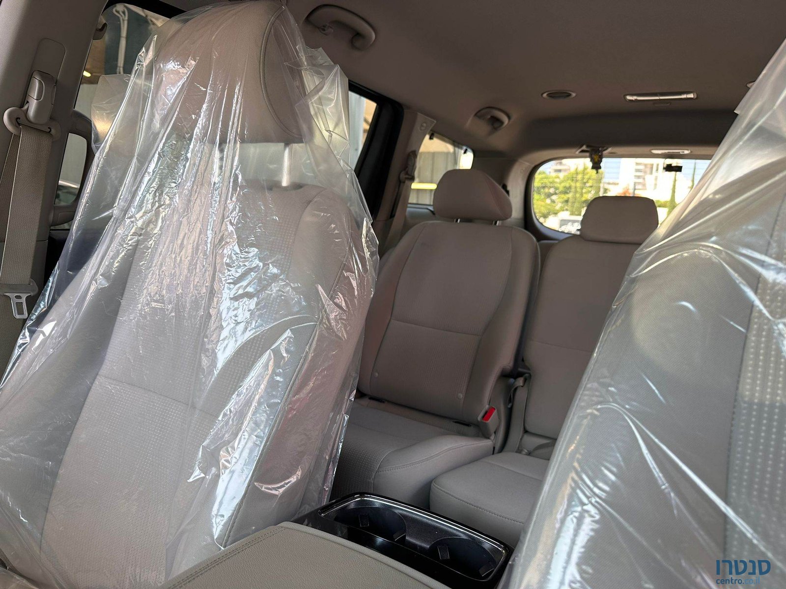 2020' Kia Carnival LX photo #7