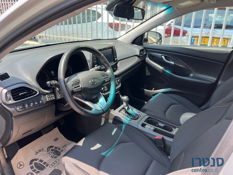 2018' Hyundai i30 photo #2