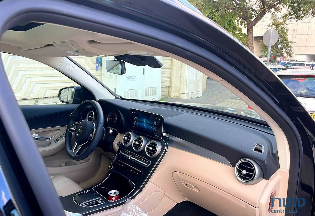 2021' Mercedes-Benz Glc מרצדס photo #2
