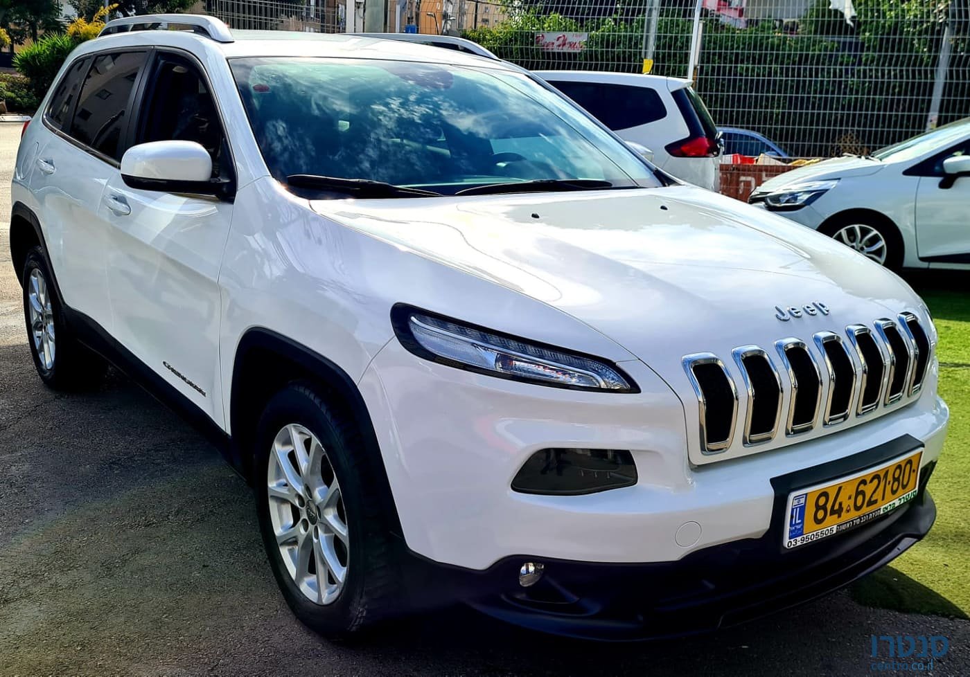 2017' Chrysler Jeep Cherokee photo #1