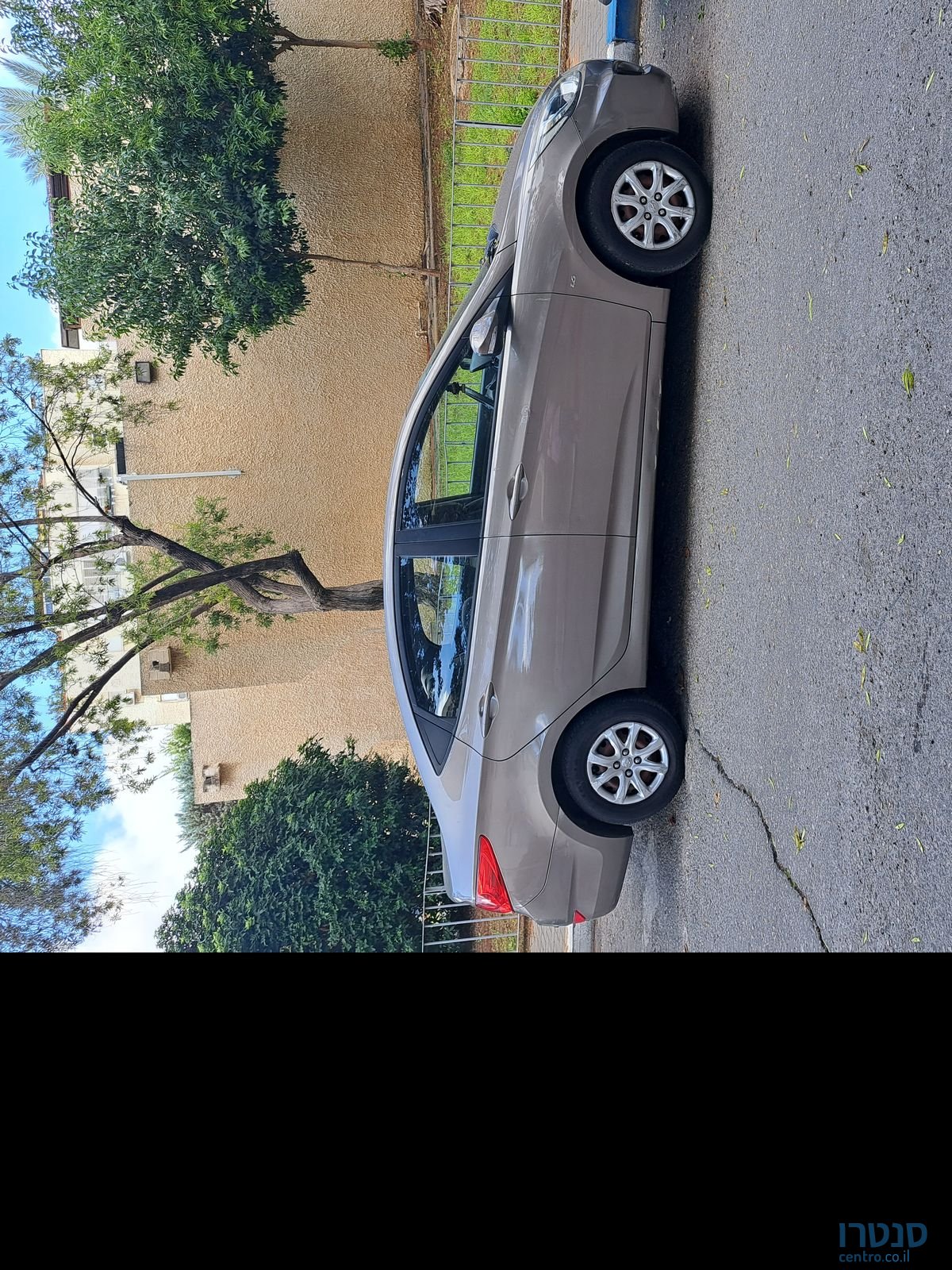 2013' Hyundai i25 יונדאי photo #1