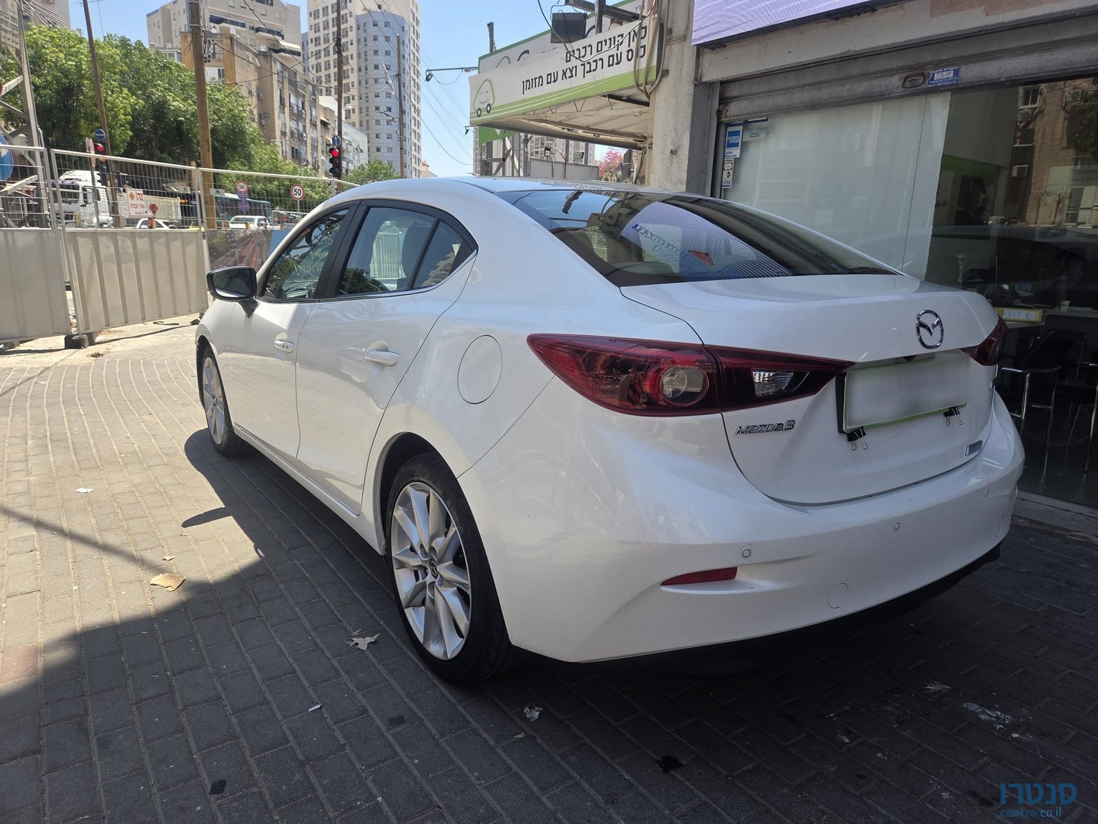 2017' Mazda 3 photo #5