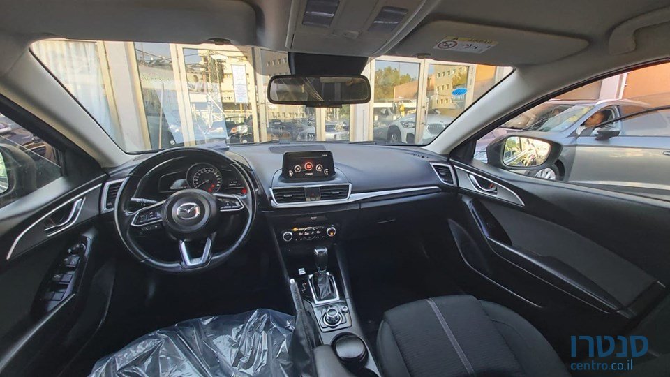 2018' Mazda 3 photo #3