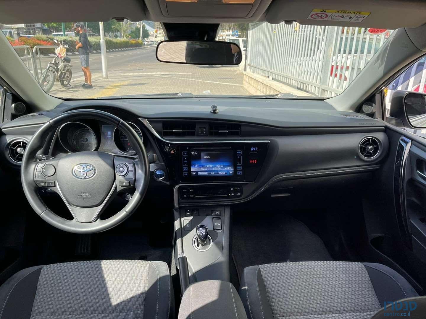2017' Toyota Auris טויוטה אוריס photo #3
