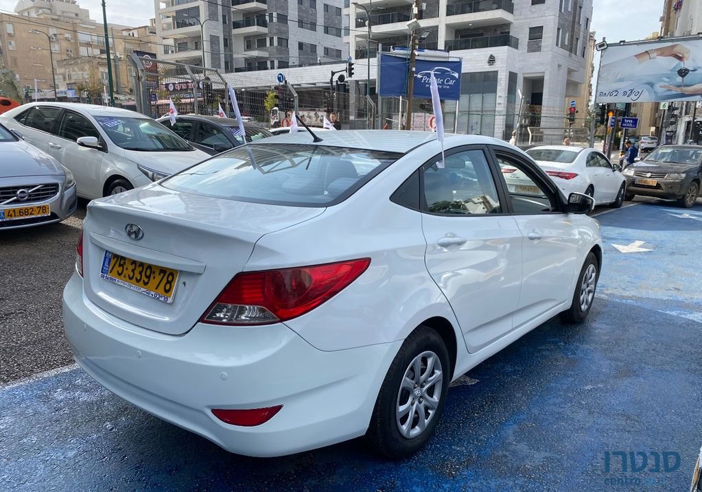 2012' Hyundai i25 יונדאי photo #3