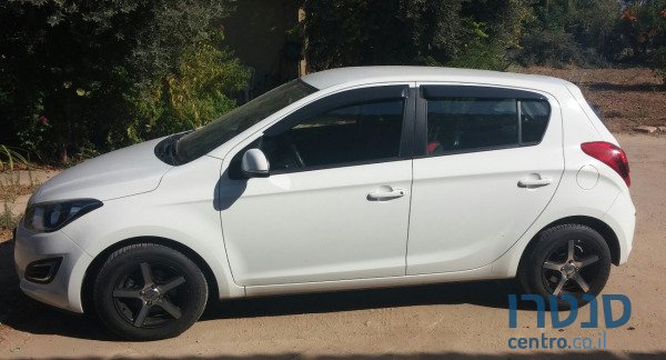 2014' Hyundai i20 photo #1