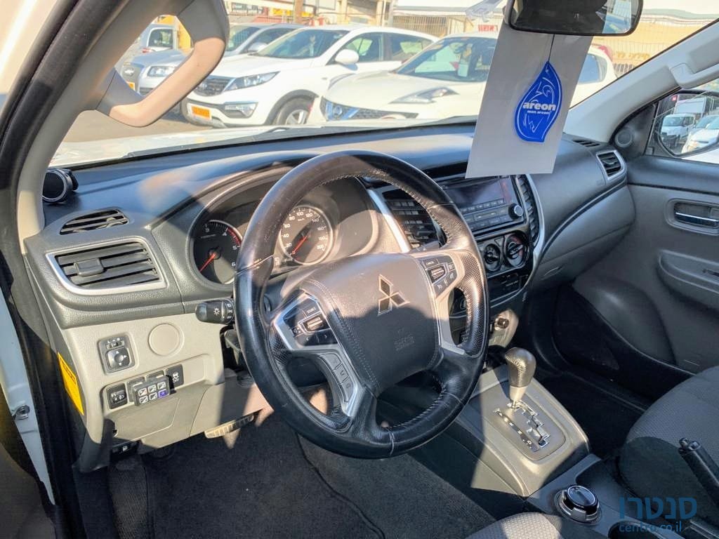 2018' Mitsubishi Triton photo #3