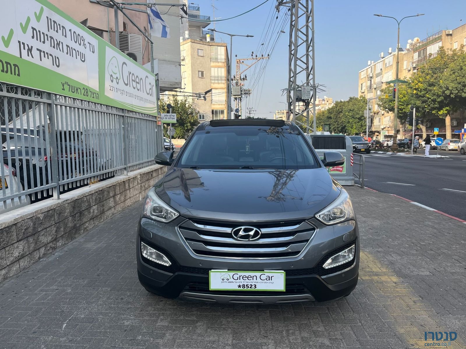 2015' Hyundai Santa Fe photo #3