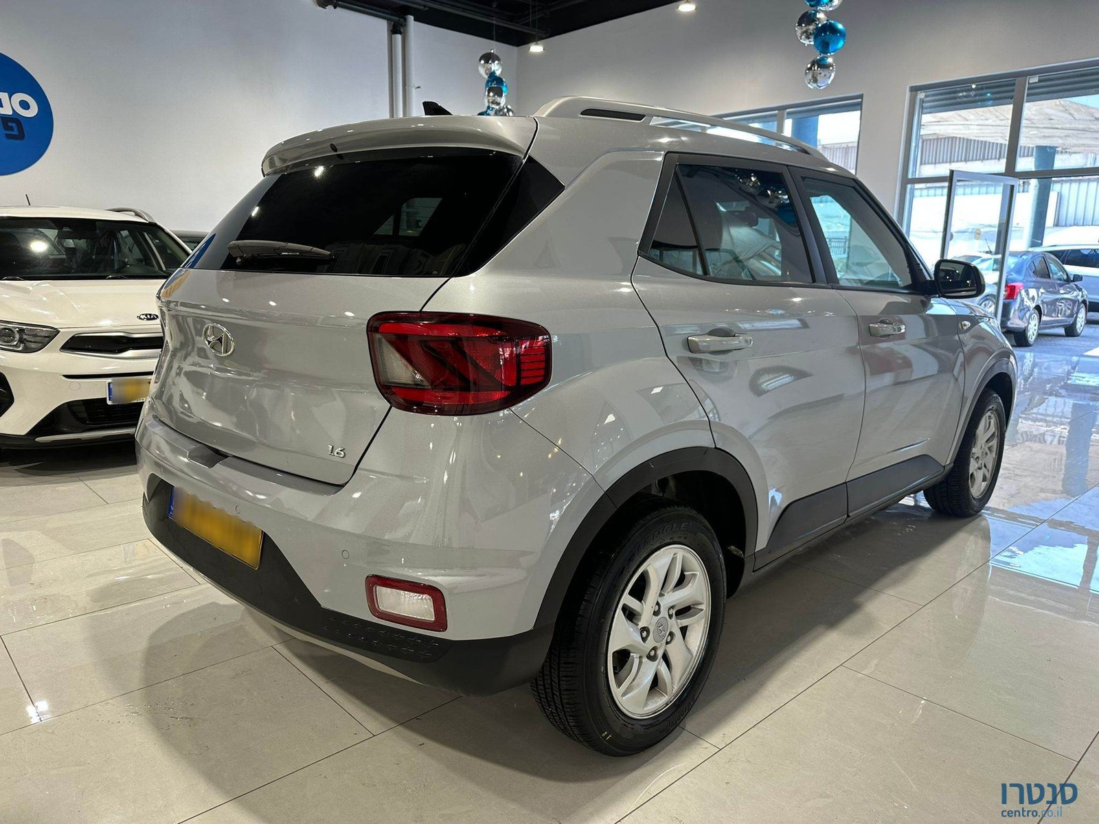 2021' Hyundai VENUE Intense photo #3