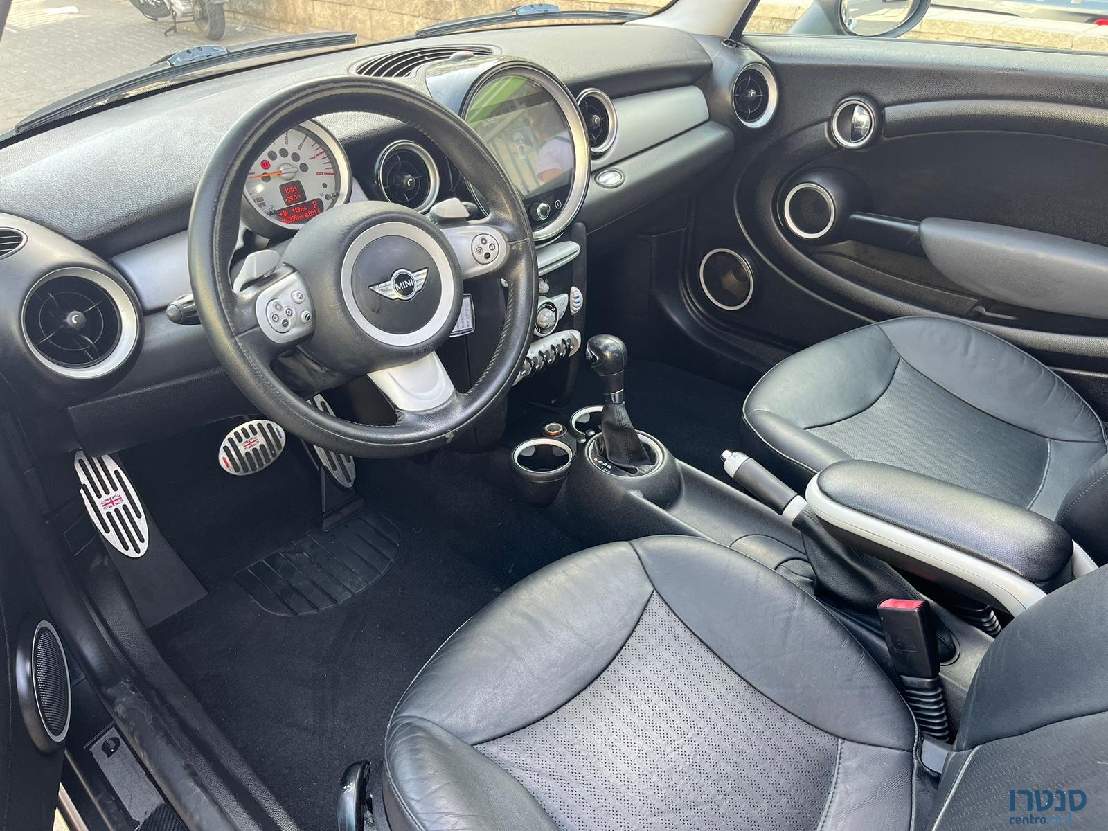 2011' MINI Cooper photo #3