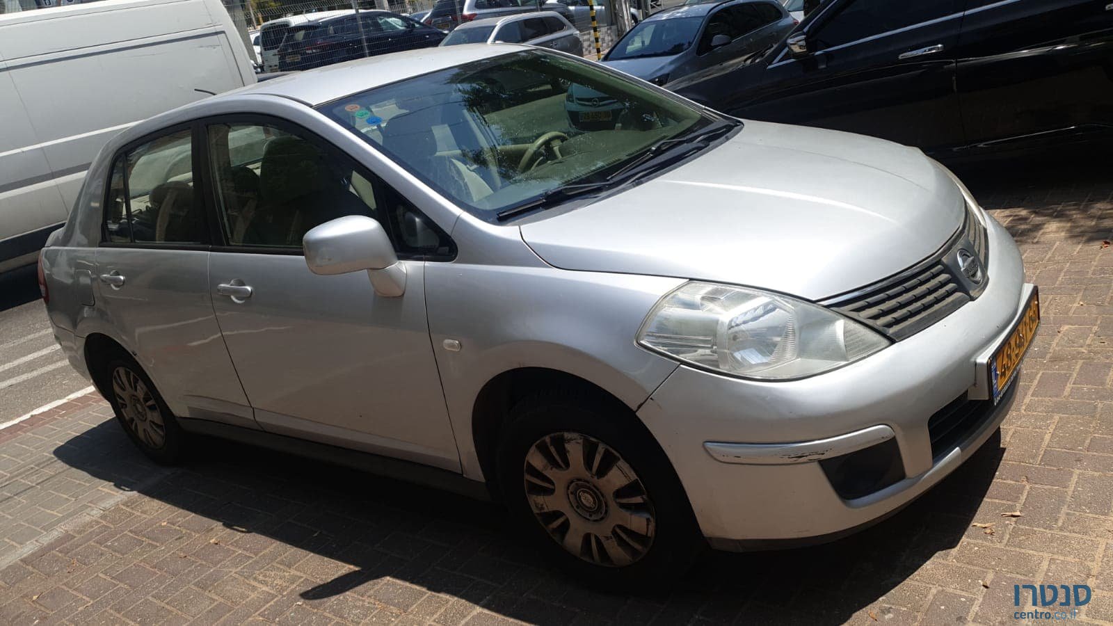 2008' Nissan Tiida photo #1