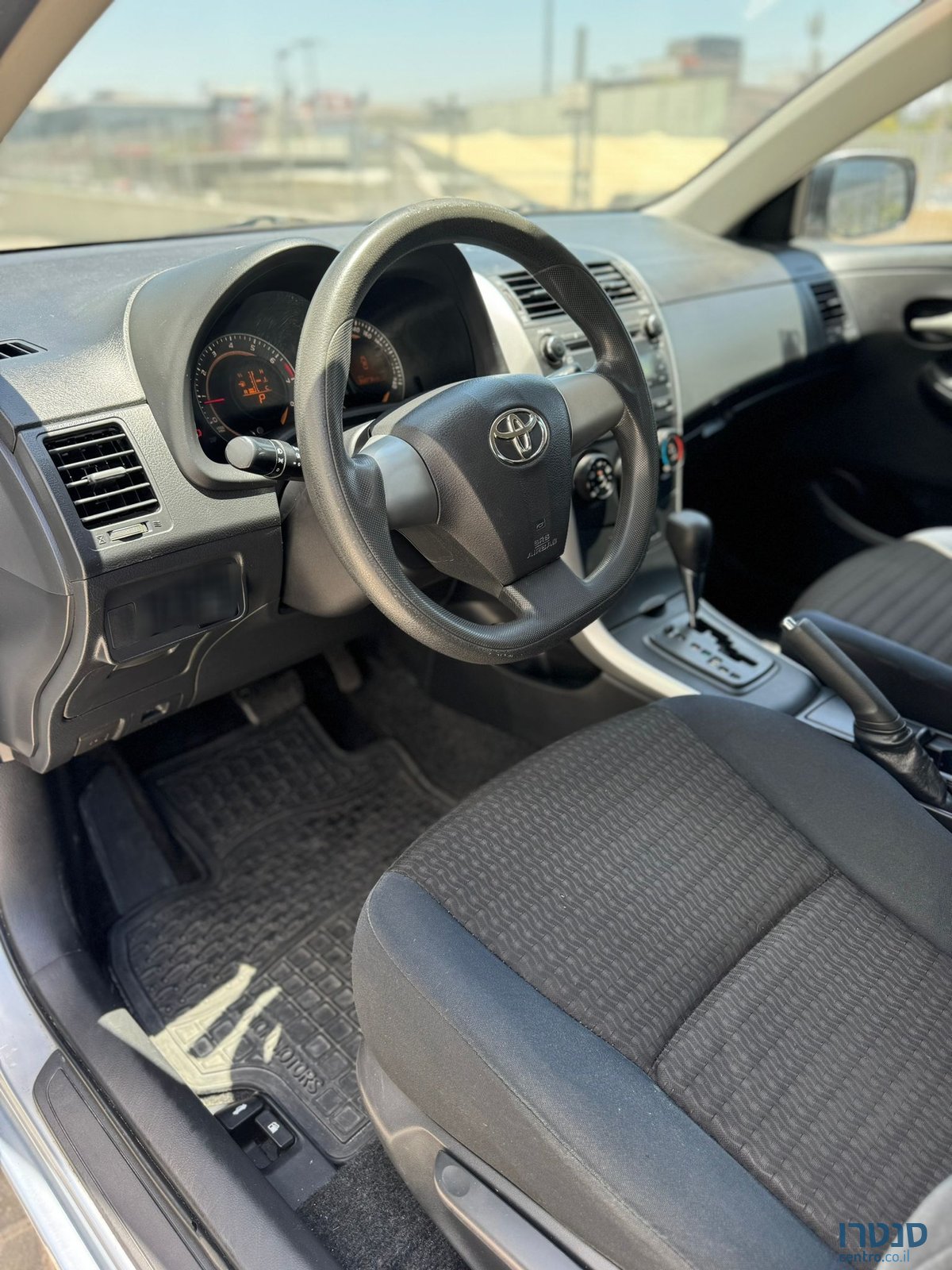 2012' Toyota Corolla photo #2