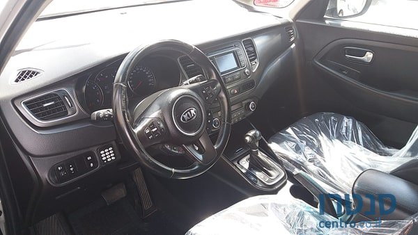2015' Kia Carens photo #3
