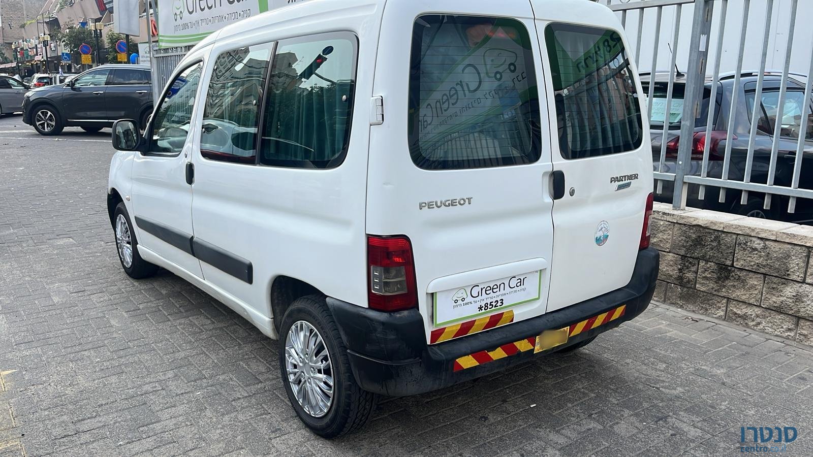 2012' Peugeot Partner photo #4