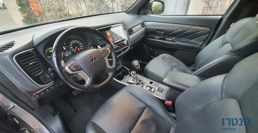 2020' Mitsubishi Outlander מיצובישי אאוטלנדר photo #4