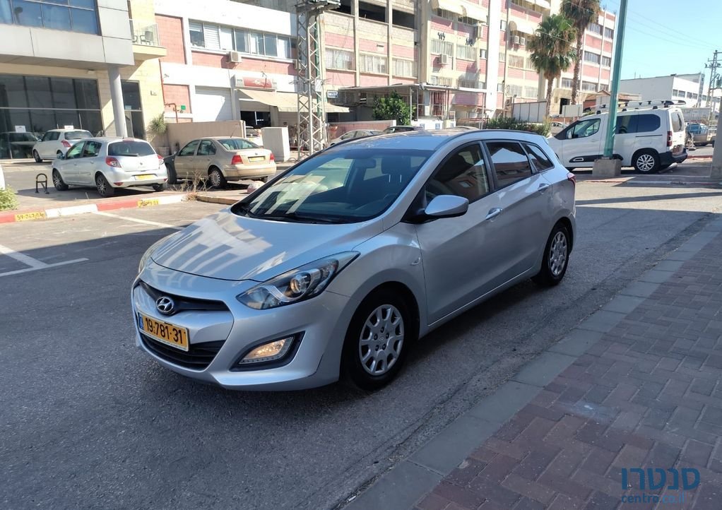 2014' Hyundai i30 יונדאי photo #1