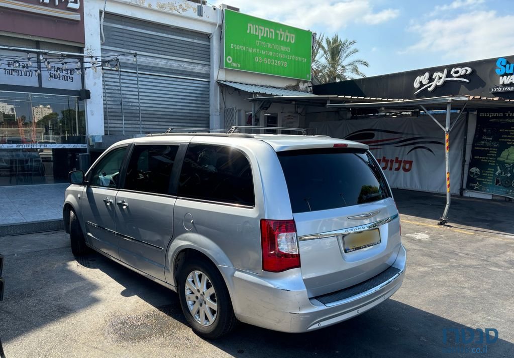 2012' Chrysler Grand Voyager קרייזלר גראנד וויאג'ר photo #3