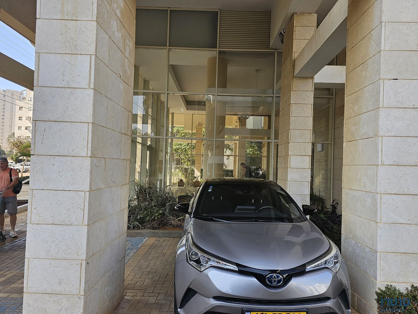 2018' Toyota C-HR טויוטה photo #1