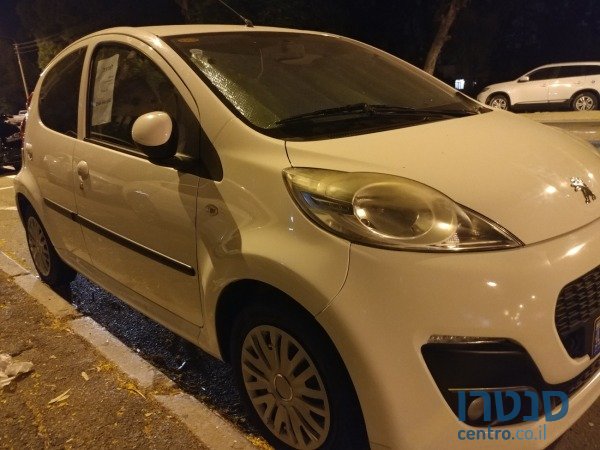 2014' Peugeot 107 photo #1