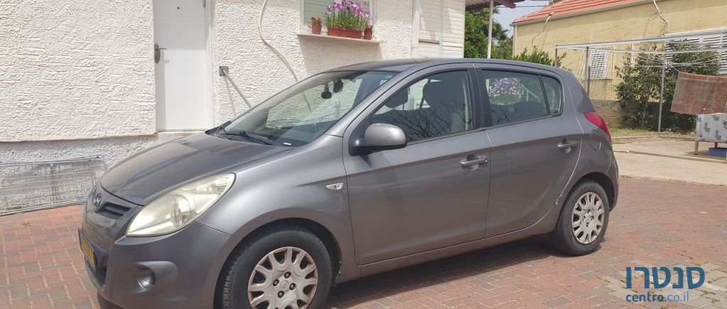 2012' Hyundai i20 יונדאי photo #1