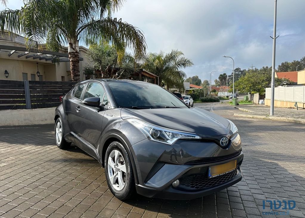 2018' Toyota C-HR טויוטה photo #5