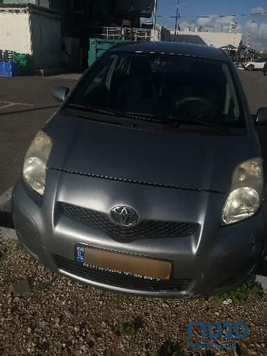 2010' Toyota Yaris טויוטה יאריס photo #2