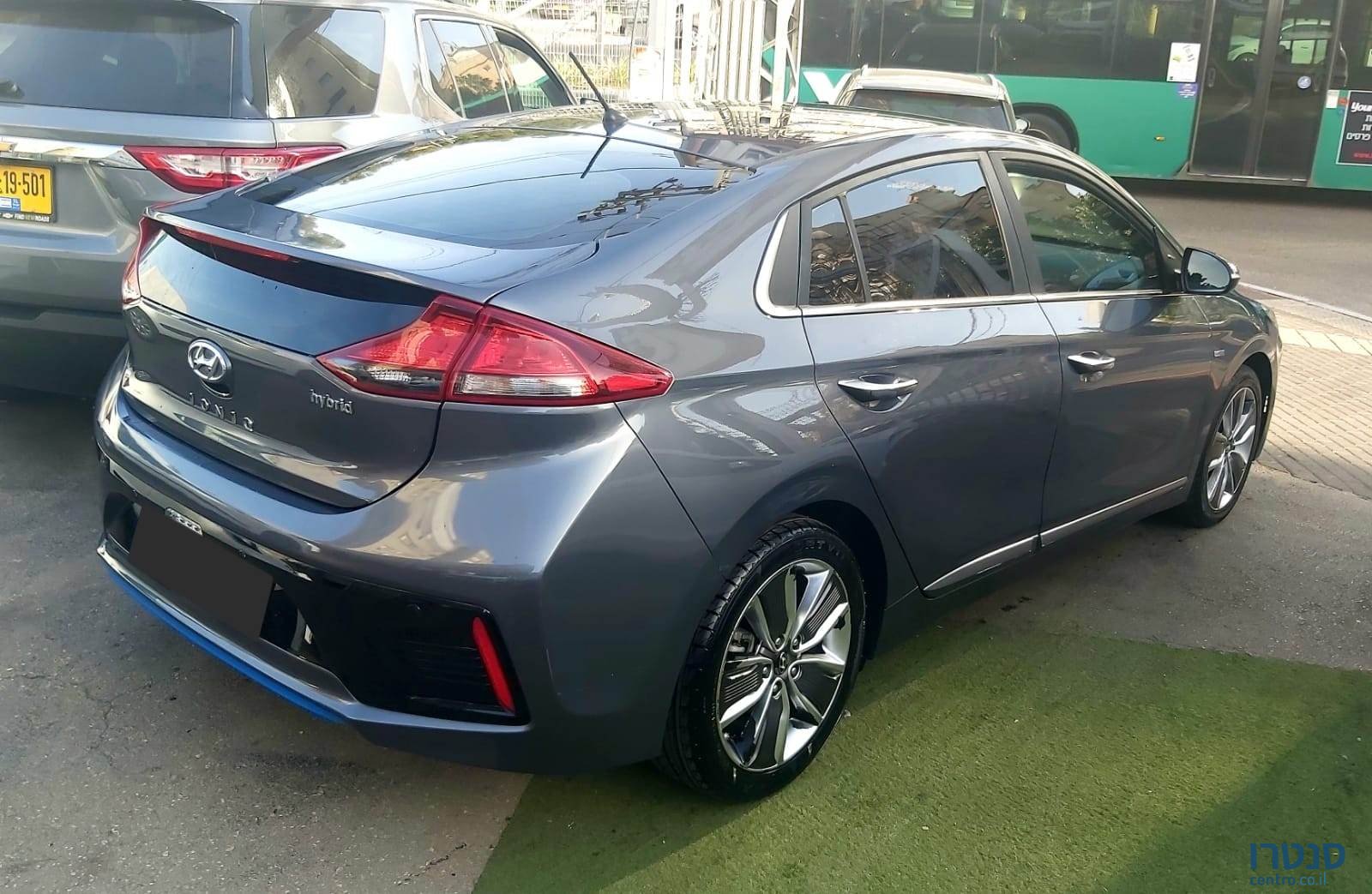 2018' Hyundai Ioniq photo #3