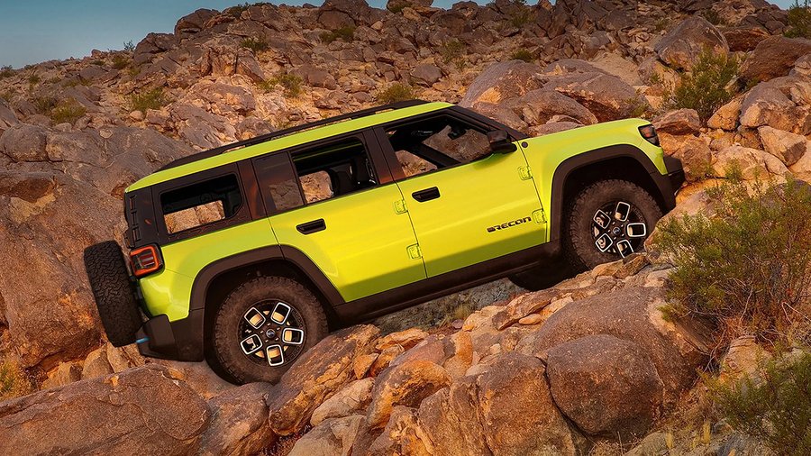 Jeep CEO doesn't rule out a hybrid powertrain for the Recon EV