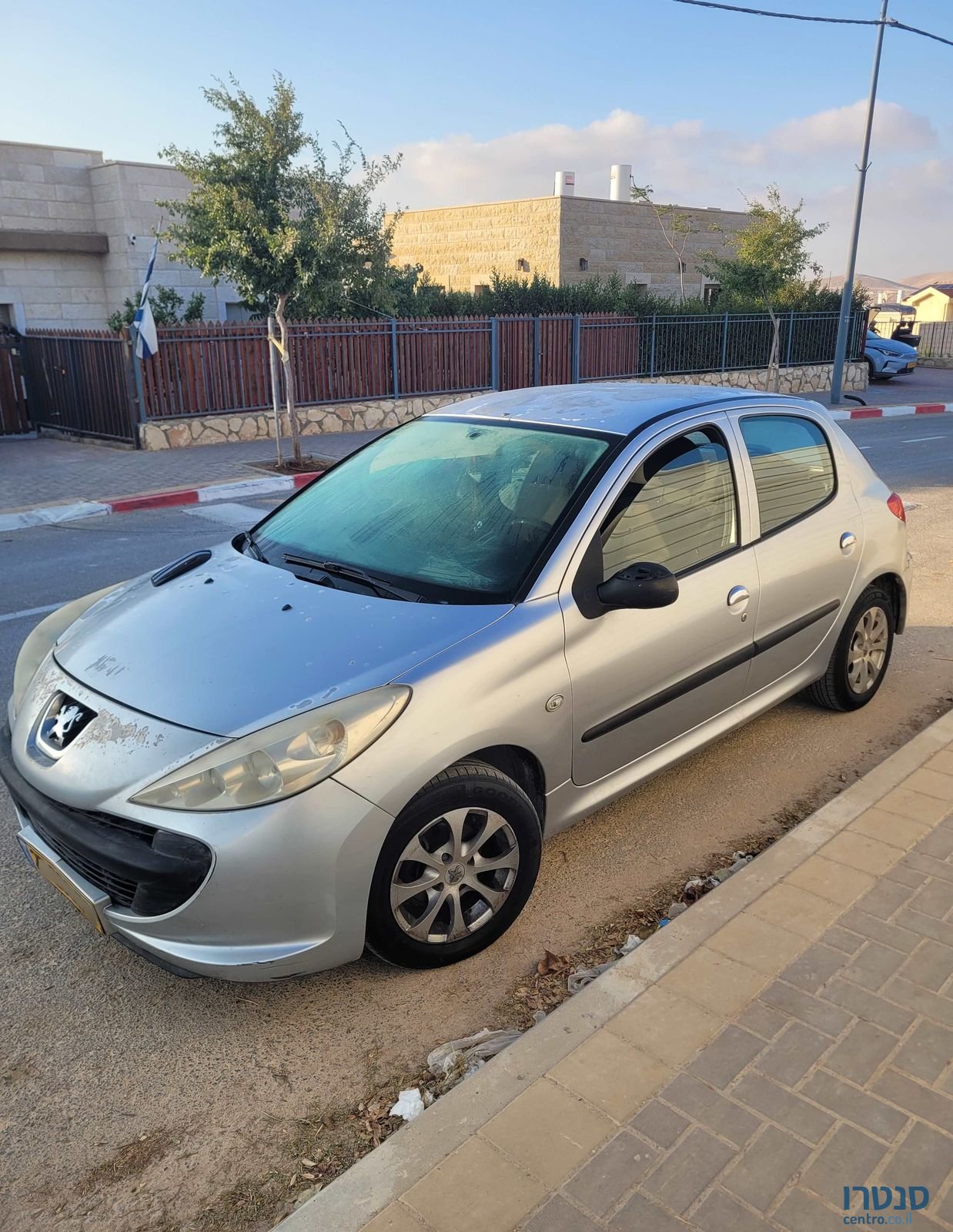 2012' Peugeot 206 פיג'ו photo #1