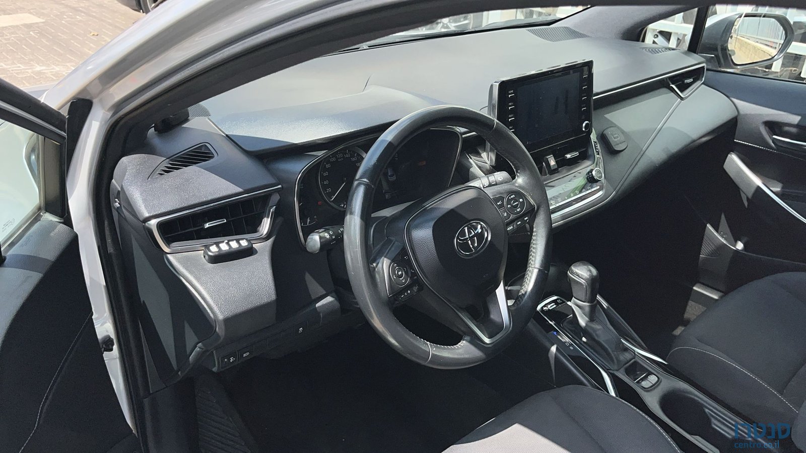 2022' Toyota Corolla photo #3