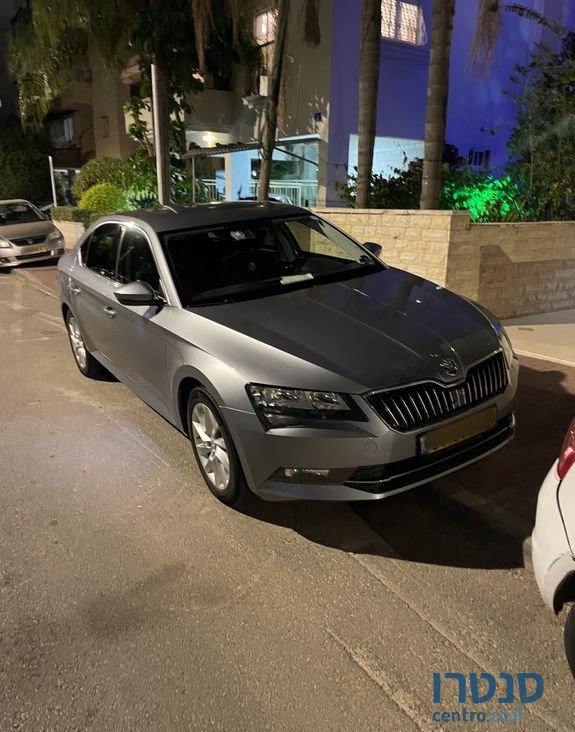 2017' Skoda Superb סקודה סופרב photo #2