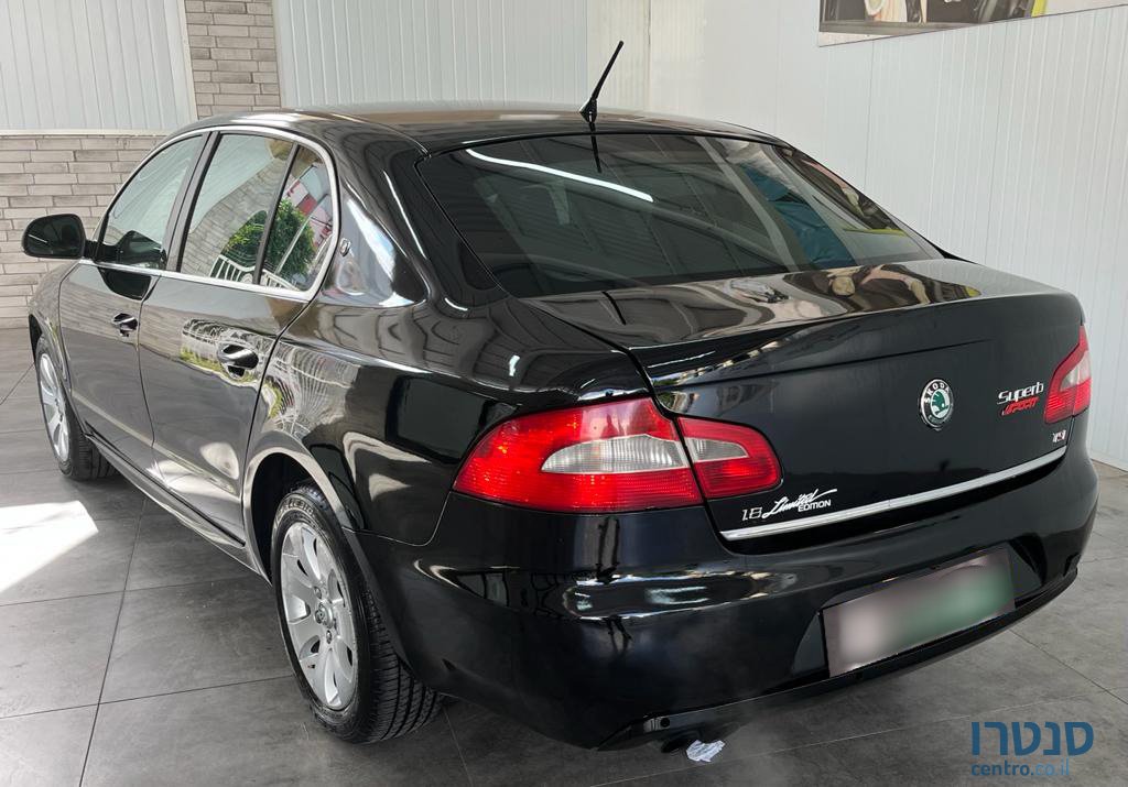 2009' Skoda Superb photo #4