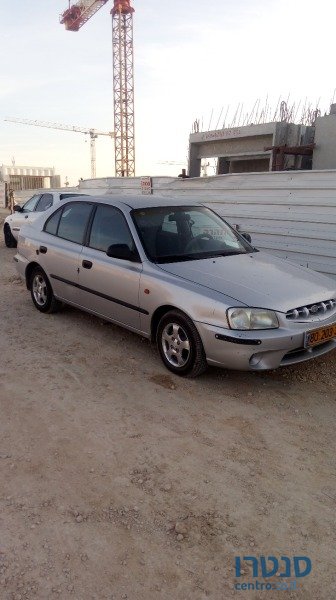 2002' Hyundai Accent photo #1