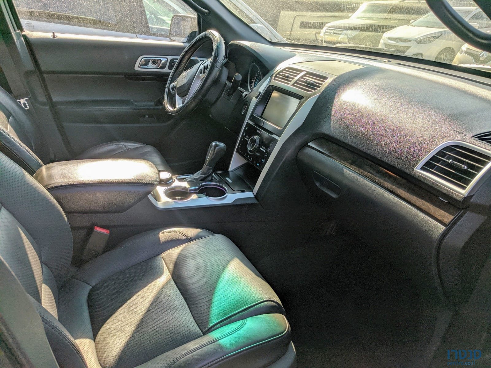 2015' Ford Explorer photo #3