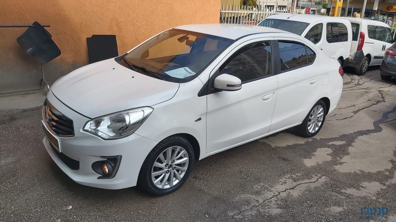 2015' Mitsubishi Attrage photo #1