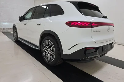 2024' Mercedes-Benz EQS SUV מרצדס-בנץ