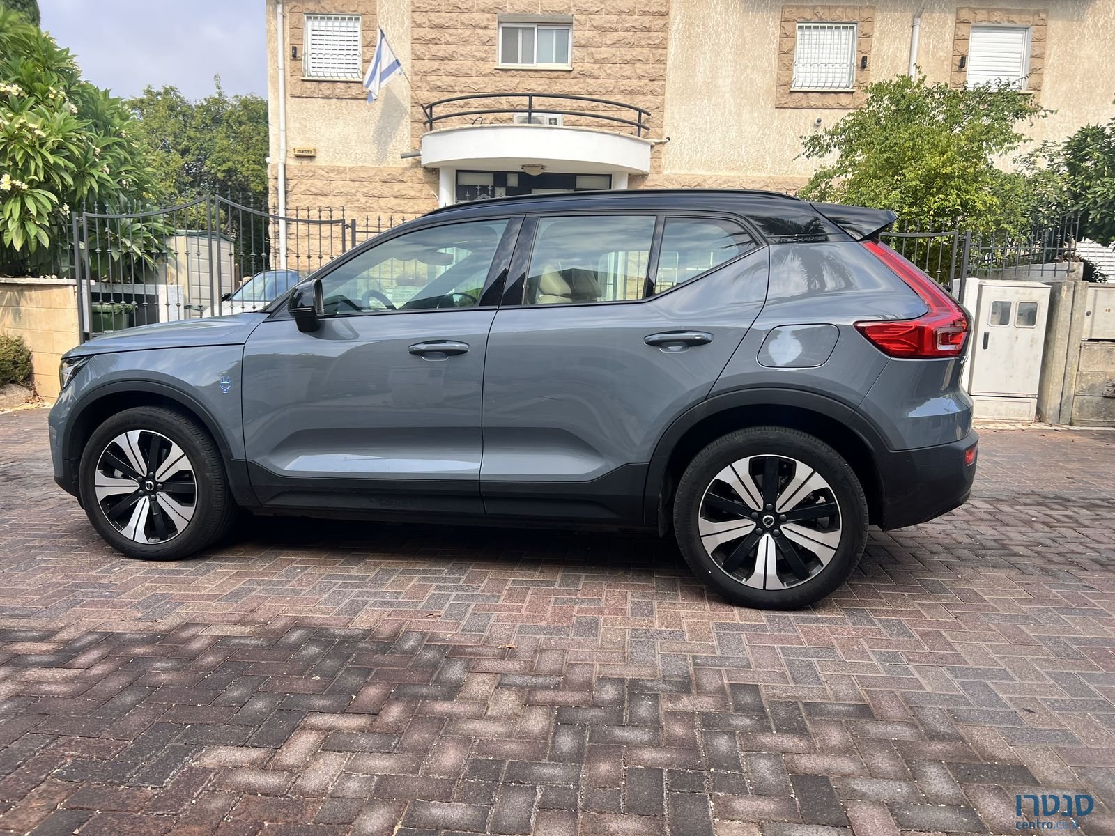 2023' Volvo 40 וולוו photo #1