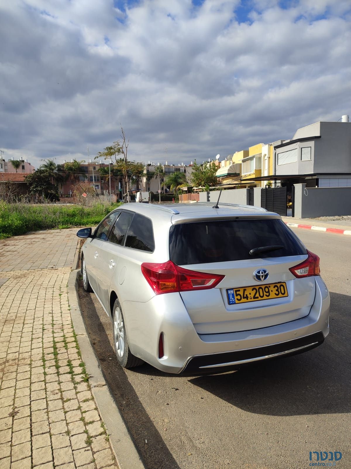 2014' Toyota Auris טויוטה אוריס photo #2