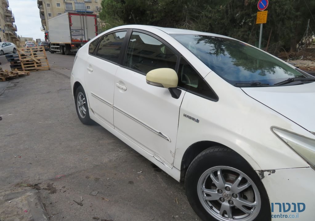 2011' Toyota Prius טויוטה פריוס photo #4
