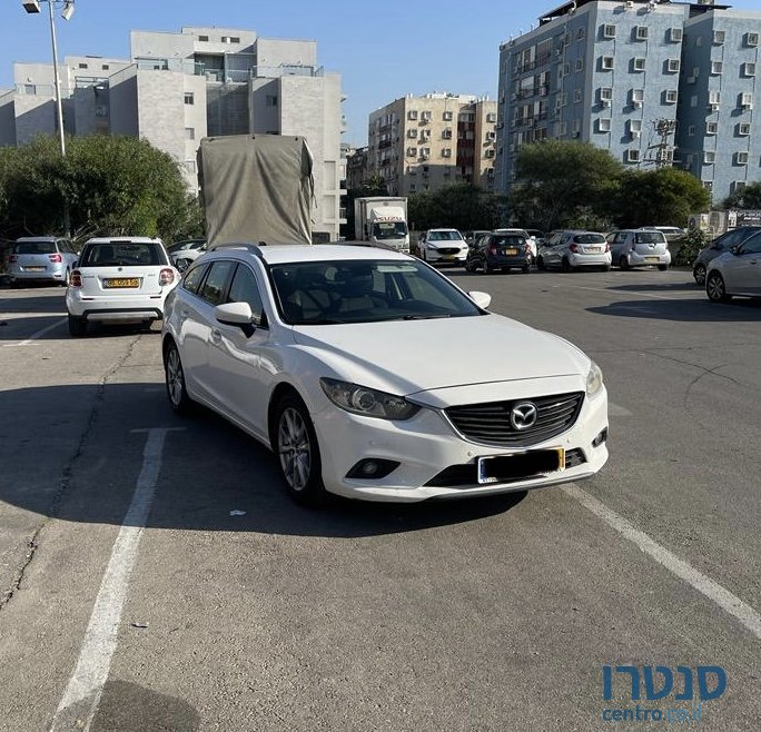 2013' Mazda 6 Универсал photo #2