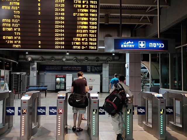 Скоростной поезд Иерусалим - Тель-Авив: ехать будем стоя