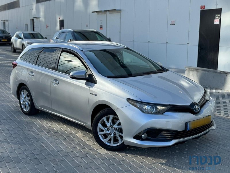 2018' Toyota Auris photo #1