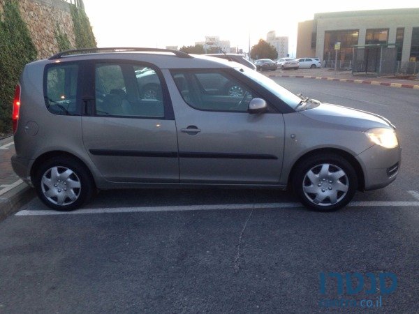 2009' Skoda Roomster photo #3