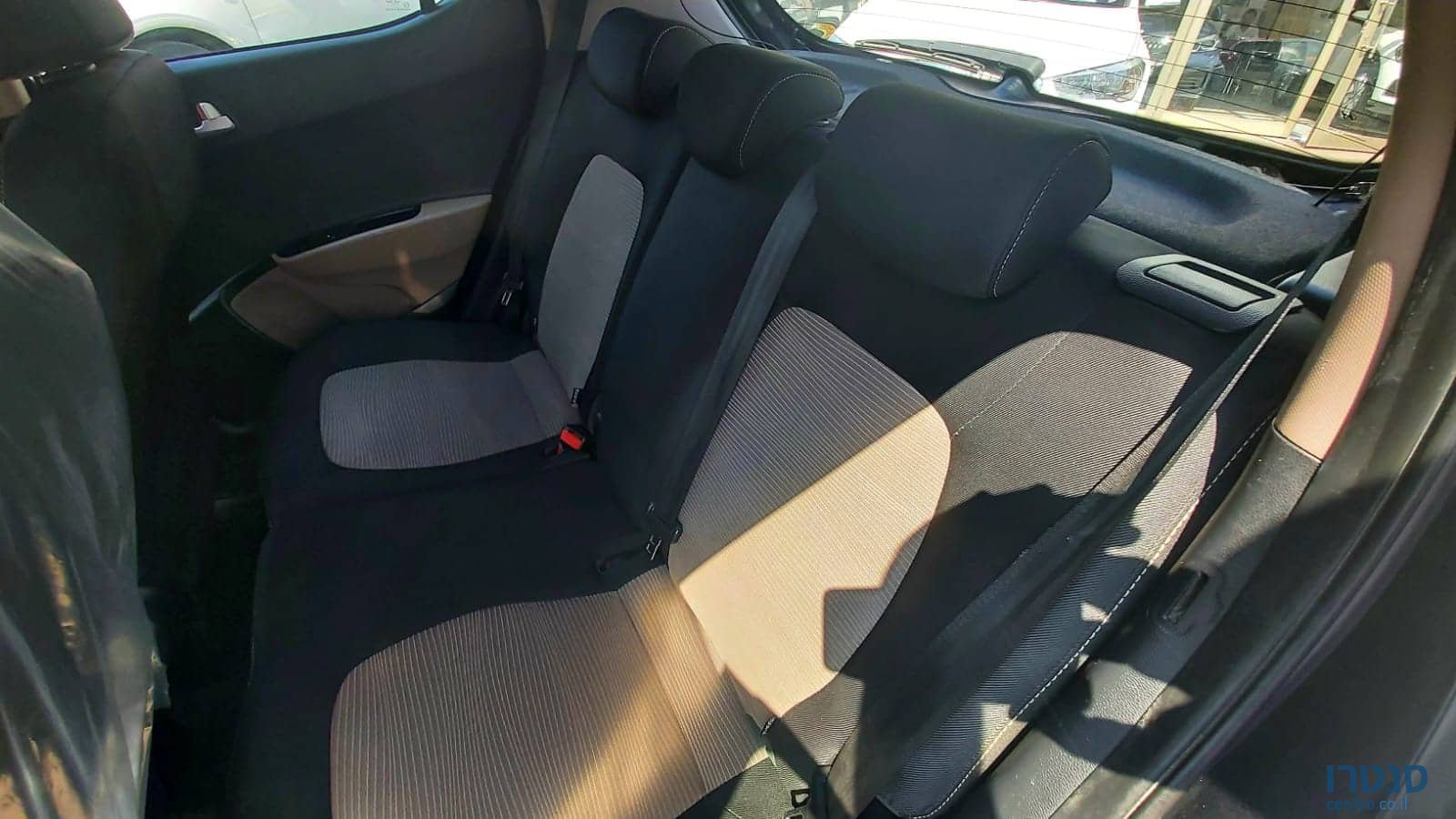 2018' Hyundai i10 photo #5