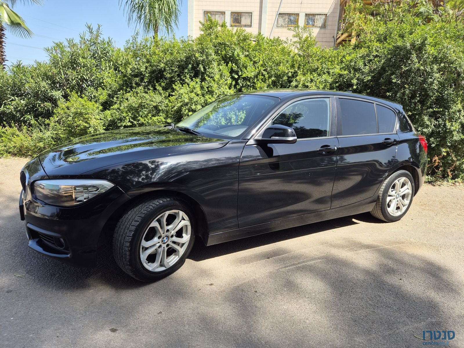 2017' BMW 1 Series ב.מ.וו סדרה 1 photo #1