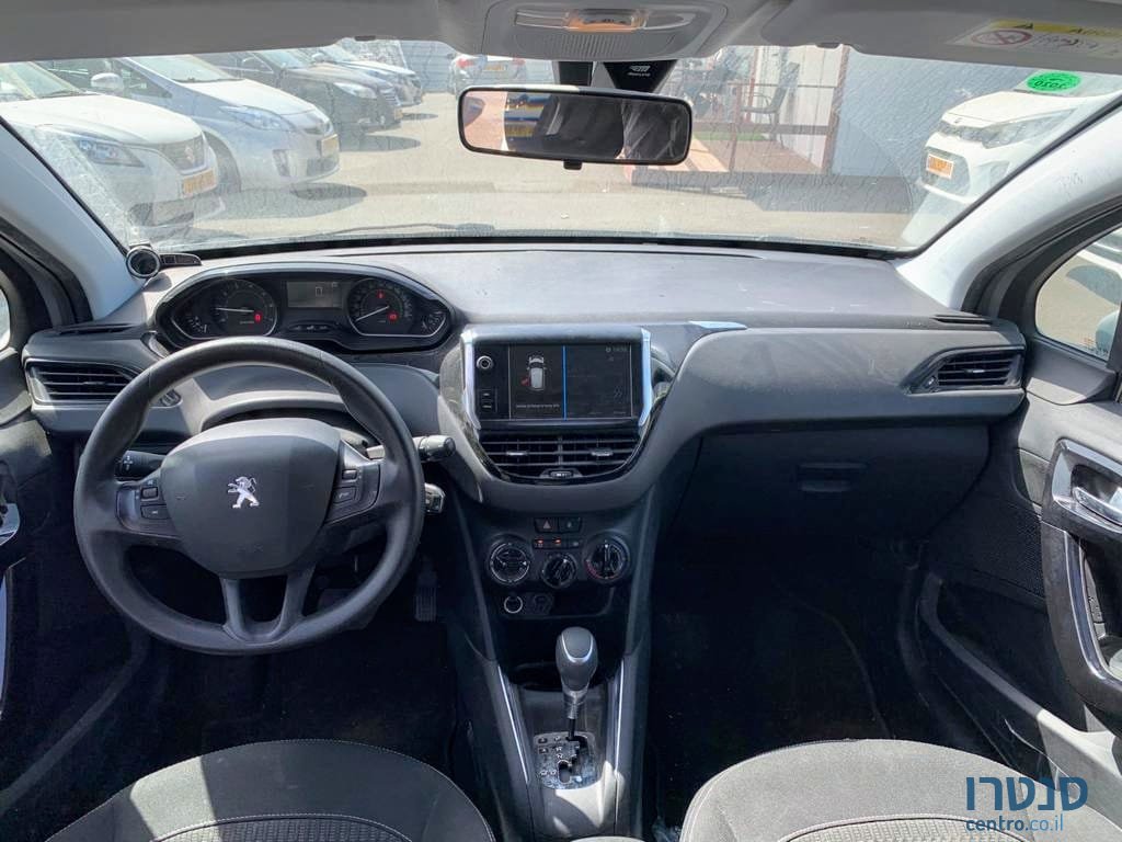 2017' Peugeot 208 photo #5