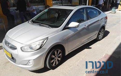 2011' Hyundai i25 i25 יונדאי photo #2