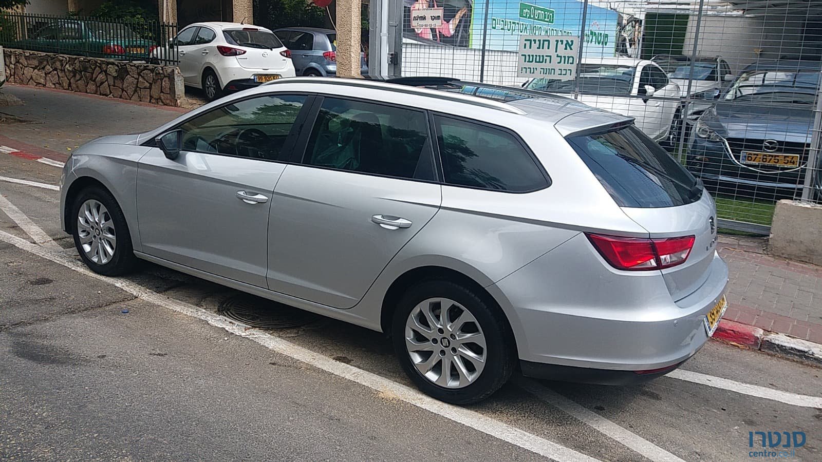 2016' SEAT Leon photo #2