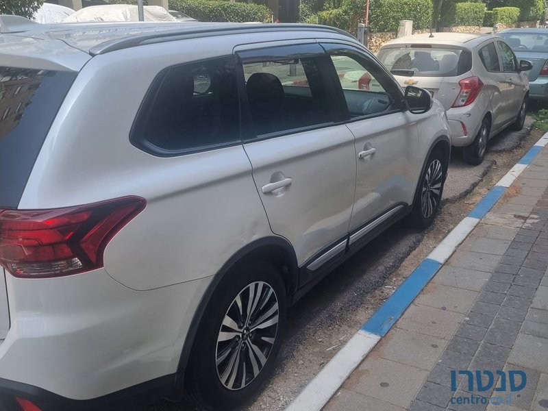 2018' Mitsubishi Outlander מיצובישי אאוטלנדר photo #3